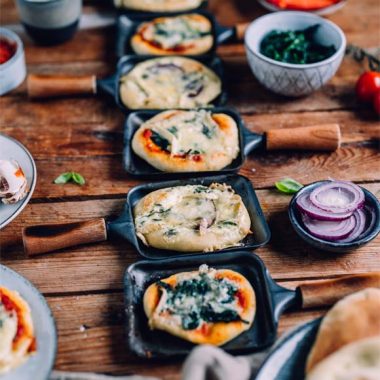 Bildmotiv für Pizza-Raclette mit Spinat und CAMBOZOLA