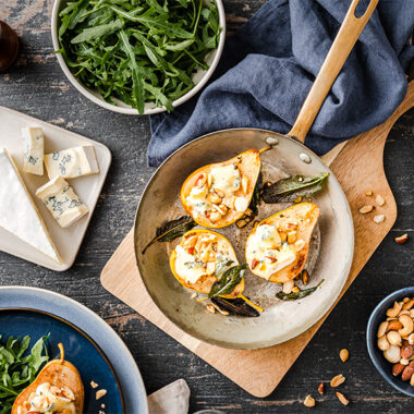 Bildmotiv für Gebratene Birne mit CAMBOZOLA und Edel-Nuss-Mix