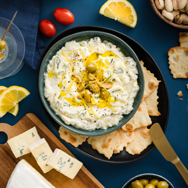 Bildmotiv für Dirty Martini Dip mit CAMBOZOLA